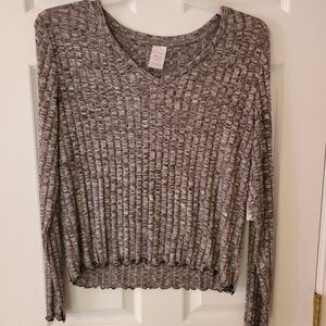 No Boundaries NWT gray marled top